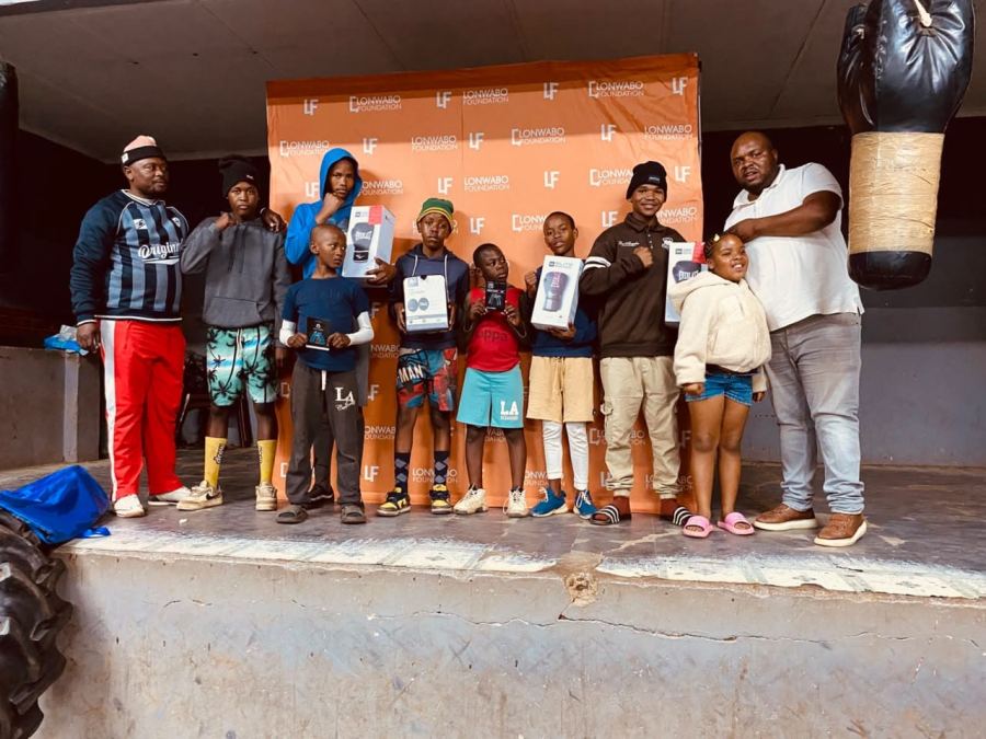 Lonwabo Community Foundation NPC donation day with local children
